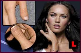 megan-fox-thumbs-1