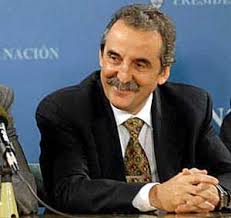 http://images.google.com.ar/imgres?imgurl=http://weblogs.clarin.com/detrasdeltelon/archives/moreno-guillermo.jpg&imgrefurl=http://weblogs.clarin.com/detrasdeltelon/archives/2008/12/&usg=__-lZm1F9g3mLba5QYrdBOFVgFWTQ=&h=284&w=300&sz=12&hl=es&start=1&um=1&itbs=1&tbnid=5VrDT3R49bWm2M:&tbnh=110&tbnw=116&prev=/images?q=moreno&um=1&hl=es&sa=G&tbs=isch:1