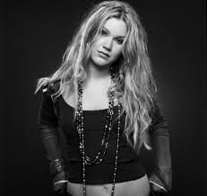 Joss Stone Goes Undercover in