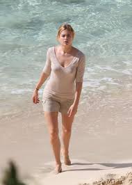 Doutzen Kroes no clothes