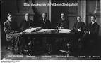 File:Bundesarchiv Bild 146-1971-037-34, Die deutsche Friedensdelegation. - via Daymix