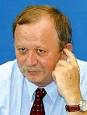 egy kerek évig dolgoztak
