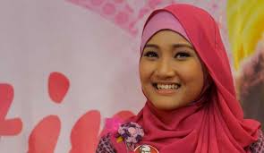 Tutorial: Tips Memilih Hijab Sesuai Dengan Bentuk Wajah