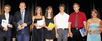 Die Preisträger des Abiturjahrgangs 2010 am Hochrhein-Gymnasium (von links): Moritz Rupp, Christian Deter, Susanne Quitmann, Laura Etspüler, Jean Rohleder, ...
