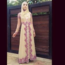 BUSANA MUSLIMAH www.venzakebaya.net https://www.facebook.com ...