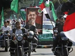 “مرسي” يخشى من فضح تفاصيل الجريمة التي يعلمها ويتستر عليها لصالح “حماس”! Images?q=tbn:ANd9GcQC5UF8ljzfUPpt9cxN63-t-7woNz9JVb6fHtPOoVTI8K58KUSJ