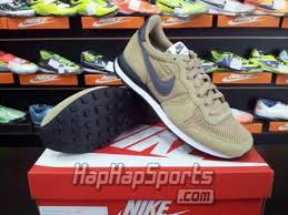 Harga Jual Sepatu Sneaker Nike Internationalist Original ...