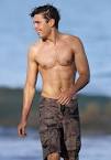 The Top 25 Best Pictures Of Zac Efron Shirtless