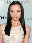 http://photos.posh24.com/p/921396/z/hairstyles/christina_ricci_red_lips_hairs.jpg