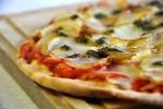 File:Flickr - cyclonebill - Kartoffelpizza med rosmarinpesto.jpg ...