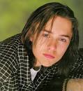 http://marinasleeps.files.wordpress.com/2011/06/vincent-kartheiser.jpg