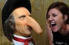 Jen Nelson with a life-size model of Thomas Wedders, an 18th century ... - biggest-nose_793506i