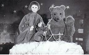 POM, POM-POM-POM... dans Et mes souvenirs deviennent ce que les anciens en font.