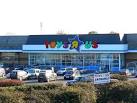TOYS “Я” US (Toys R Us), - via Daymix