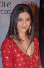 http://gelaxraj.files.wordpress.com/2010/07/sonam-kapoor2.jpg