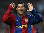 http://www.football-wallpapers.com/wallpapers2/ronaldinho_20_1600x1200.jpg