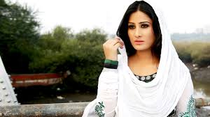Hasil gambar untuk actress bollywood beautiful