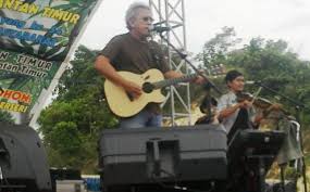 Iwan Fals di Buntet Pesantren