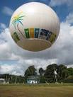 carrying helium balloon, - via Daymix