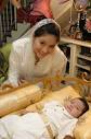 Gambar Cukur Jambul Baby ANNE NGASRI - yynr - Zimbio