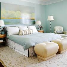 Bedroom Decorating Ideas: What to Hang Over the Bed