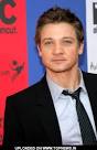 http://i2.listal.com/image/1626815/600full-jeremy-renner.jpg