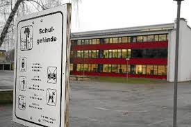 Bisingen: Alfred Tritz fürchtet um seine Schule - Zollernalb ... - media.media.ebada478-8fa0-4405-aeaa-d82da1acdc96.normalized