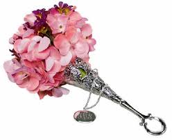 corsage alternatives? :  wedding corsage flowers bouquets vip flowers Images?q=tbn:ANd9GcQc NWpTNVCdvmNGRsibQ BTU512CT7pK8yGEkcilO XWQ2WPUTNw