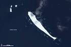 Iceberg B17-B in the Indian Ocean : Natural Hazards