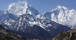 Avalanche engulfing Everest base camp caught on Avalanche.