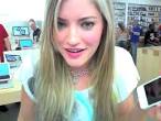 iJustine with white iPhone 4,