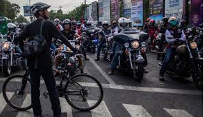 Demi Keamanan, SIM Pengemudi Motor Gede Diatur Khusus | hukum ...