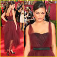 Mila Kunis – Emmy Awards 2009 | Mila Kunis : Just Jared