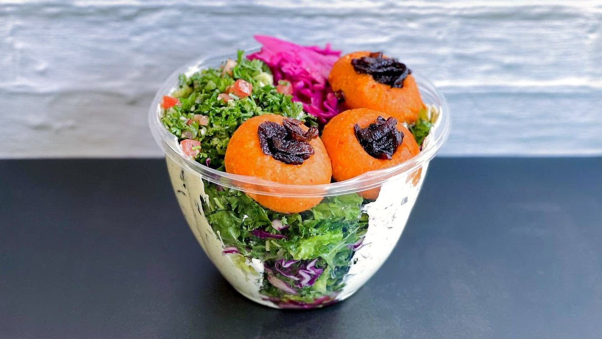 Saucy Greens Salad Shop photo 3