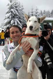 Weltmeister wurde Petra Nölle, die Frau des Präsidenten des veranstaltenden Schlittenhundeverbandes, auch wegen ihrer ausgezeichneten Leaddogs. - PN-Siegerehrung-02