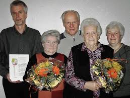 Treue Mitglieder des Kirchenchors Gündelwangen geehrt (v. l.): Martin Schübel, Rita Hirt, Chorleiter Franz Gromann, Paula Klein und Cornelia Selz.