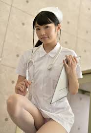 ナースパンチラ|Amazon.co.jp: 現役ナースパンチラ盗撮 看護師さんの蒸れてそう ...