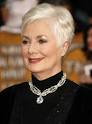 Shirley Jones weighs approximately 143lbs, or 65kg. - Shirley-Jones1