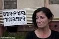 רחל לוי, מאחוריה – הבית האטום