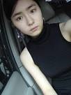 검은색 민소매 목티에