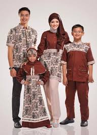 Busana Muslim Couple Keluarga Ayah Ibu dan Anak | Model Baju Batik ...