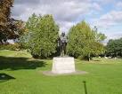 Statue of Winston Churchill on - via Daymix