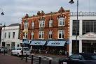 A national coffee house chain. - via Daymix
