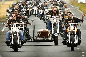 Enquête Exclusive – Hell’s Angels Contre Bandidos : L’Impitoyable Loi en streaming gratuit