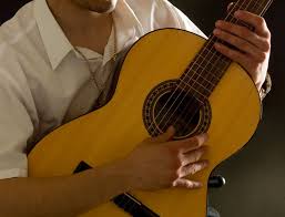 Un ritmo f�cil para aprender a tocar la guitarra con la canci�n Escucha mi princesa de la maqueta de estopa, gracias a BADBoY208686 de youtube ;)
