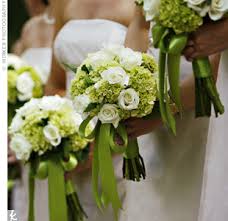 How to mix black/white/apple green flowers/decor :  wedding green bouquet black white Images?q=tbn:ANd9GcR6uPVF4kx LSuX1qL2fhaIOsWPf677z3PfAenfadVq3IAkiO8B8g