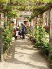 there was free wine tasting from Loire Valley Wines in many gardens - via Daymix