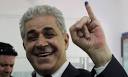 Hamdeen Sabahi shows his