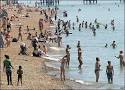 http://newsimg.bbc.co.uk/media/images/41902000/jpg/_41902594_brighton_beach_pa_416.jpg