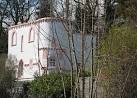 A pink and white confection. This house in Newland Street resembles a giant - via Daymix